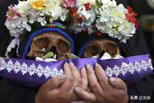 中元节的恐怖遭遇,中元节为什么人能听到鬼市喧闹声