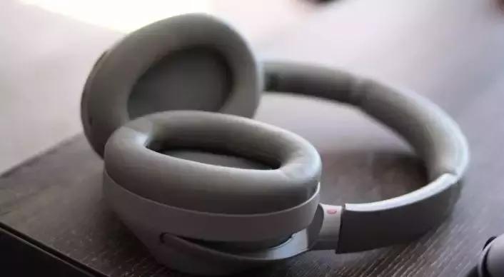 全包裹蓝牙耳机,全包裹监听耳机推荐