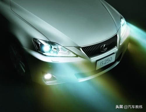 汽车新大灯起雾,大灯起雾4s店拒赔怎么处理