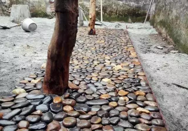 放弃世界顶尖银行工作,他回村当木匠,在废墟上盖出了爆美小院!