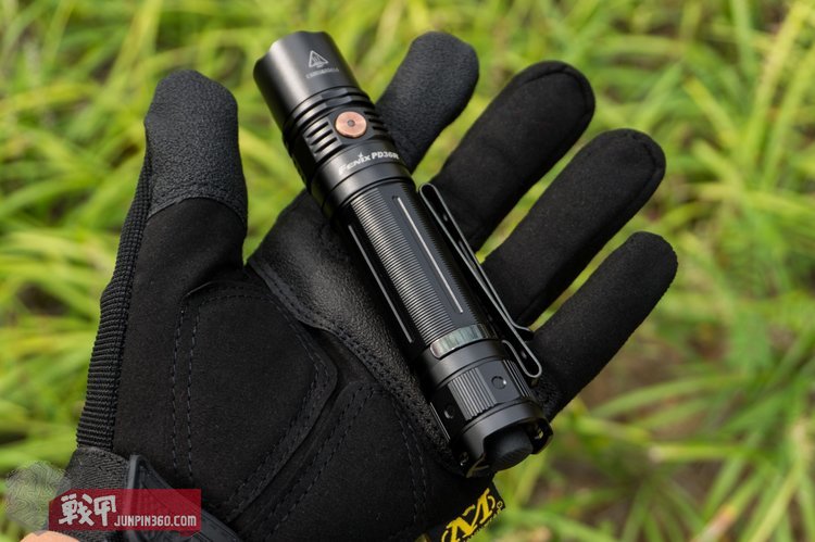 fenix菲尼克斯pd36rv2.0,fenix手电pd40r与pd36r哪个好