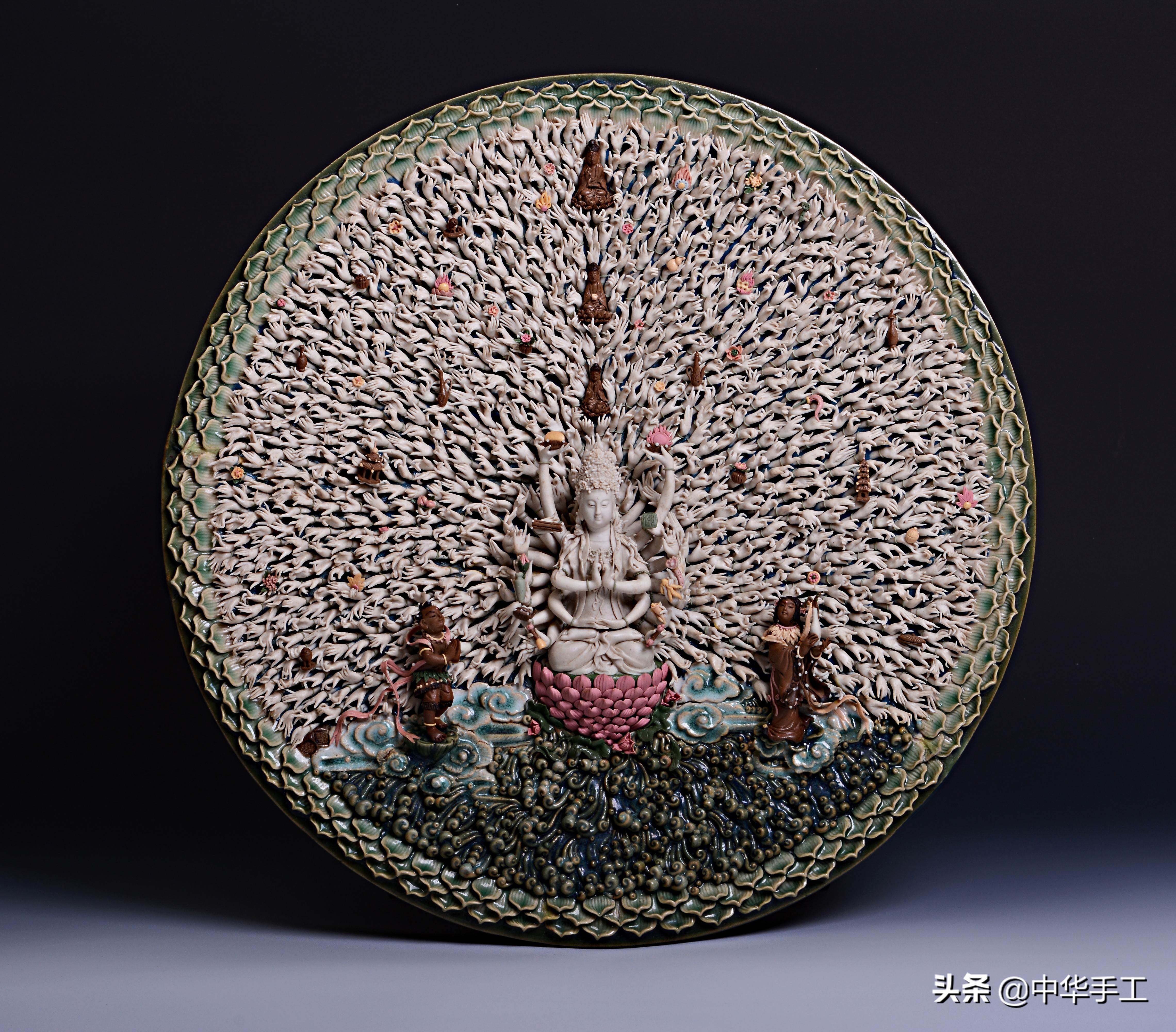 指尖上的微塑：“麻雀虽小，五脏俱全”