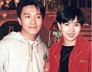 周星驰朱茵拍拖多久,周星驰前任罗慧娟