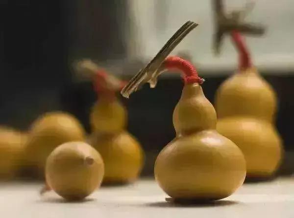 猪年合适带什么珠宝,狗年今年佩戴什么手串