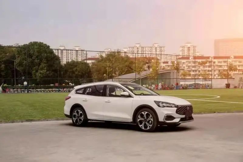 一场足球赛,一场球赛就可以创造好多快乐