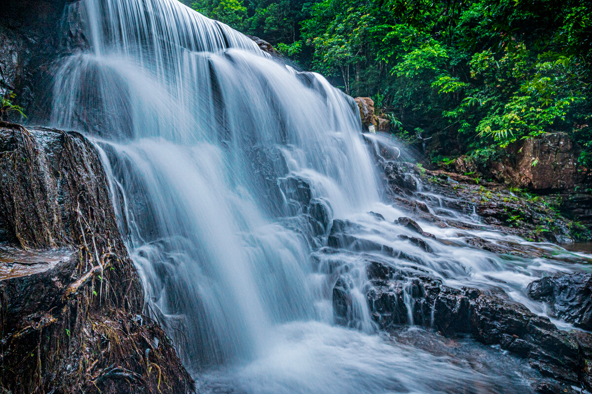 九寨沟是哪九个寨组成的,九寨沟有哪九个寨子