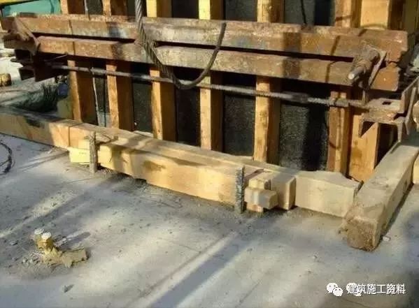 地下室模板施工技术交底,幕墙施工技术交底模板