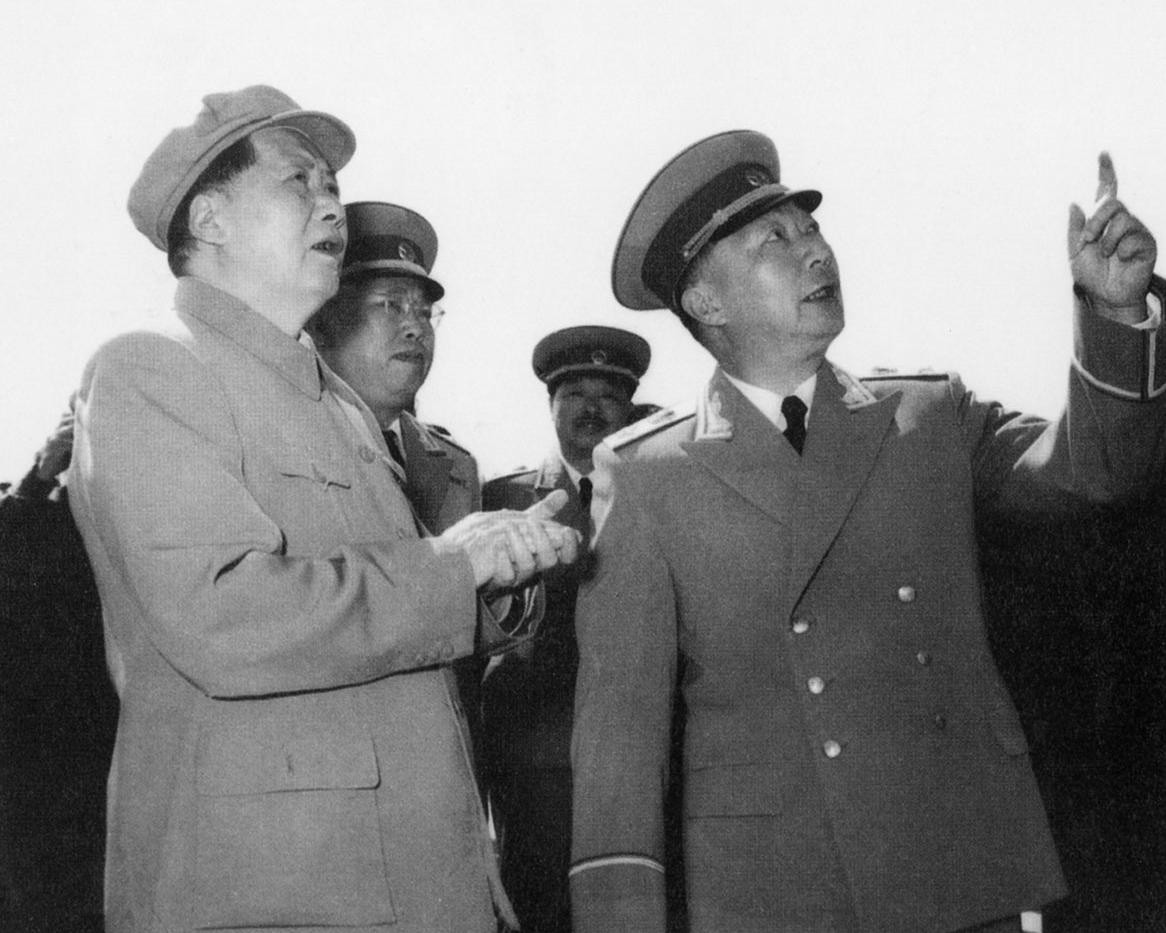 他认为自己“军功少”，主动申请降衔，毛主席：元帅不能没有他啊