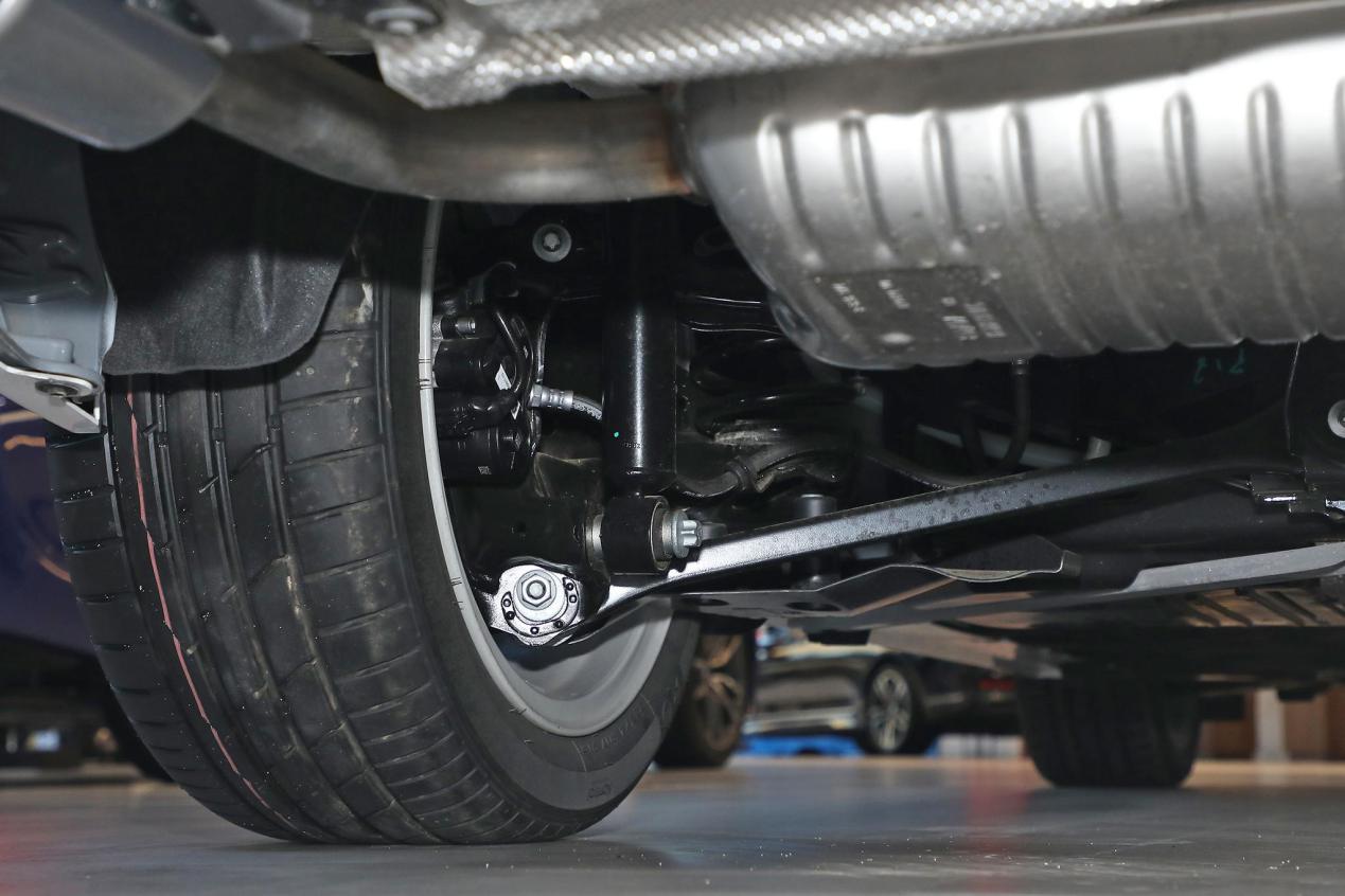 宝马2020款120im运动套装测评,宝马2021款120im运动曜夜版