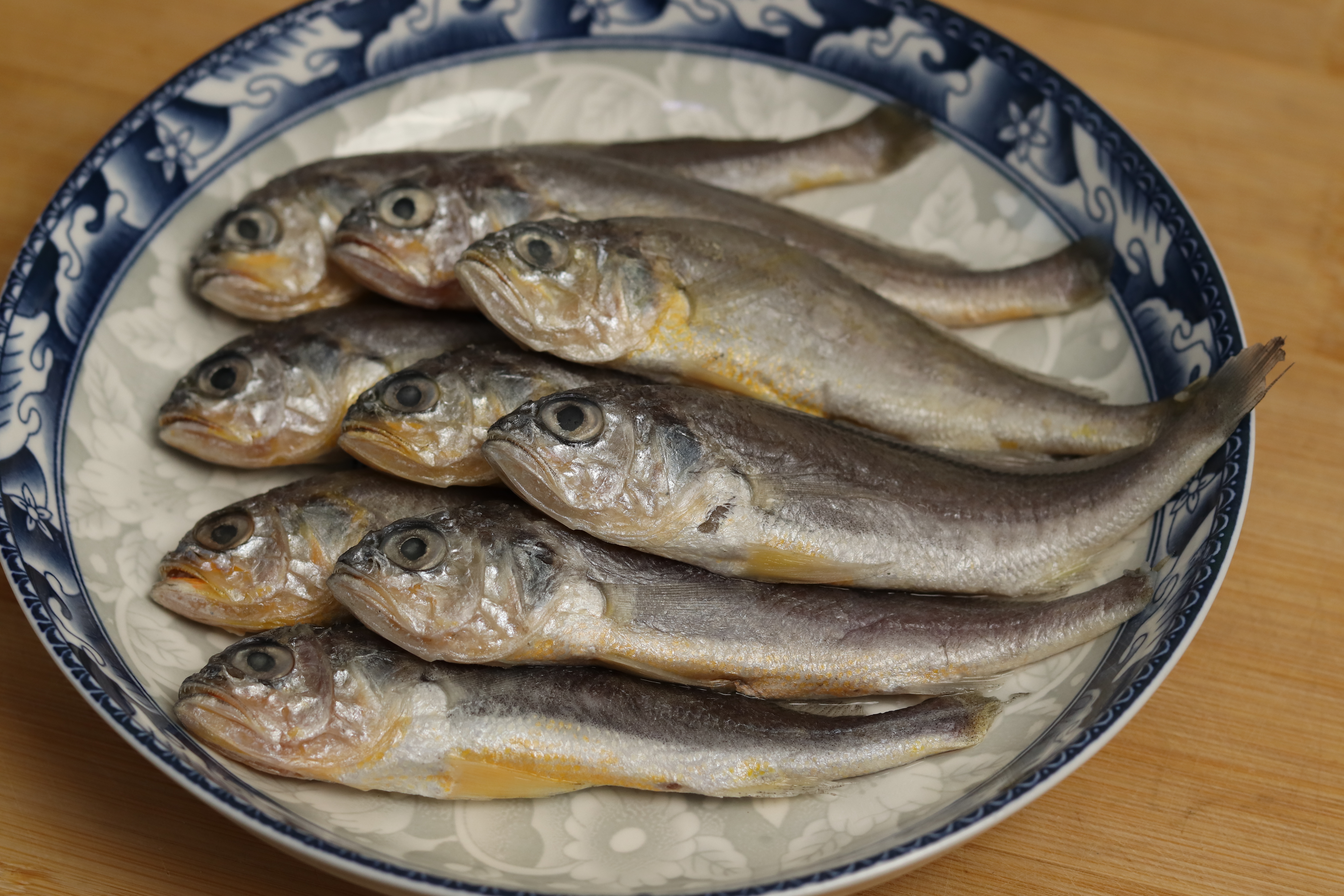 炸鱼用油跟淀粉的做法,炸鱼时用什么淀粉好