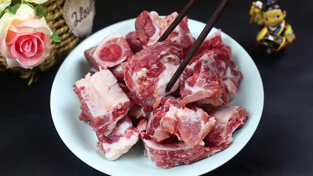 炖煮排骨汤需要什么调料,煨排骨汤什么时候放盐肉容易烂