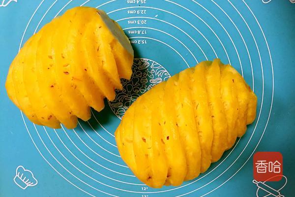 菠萝炒肉菠萝要泡盐水吗,菠萝咕咾肉菠萝要泡盐水吗