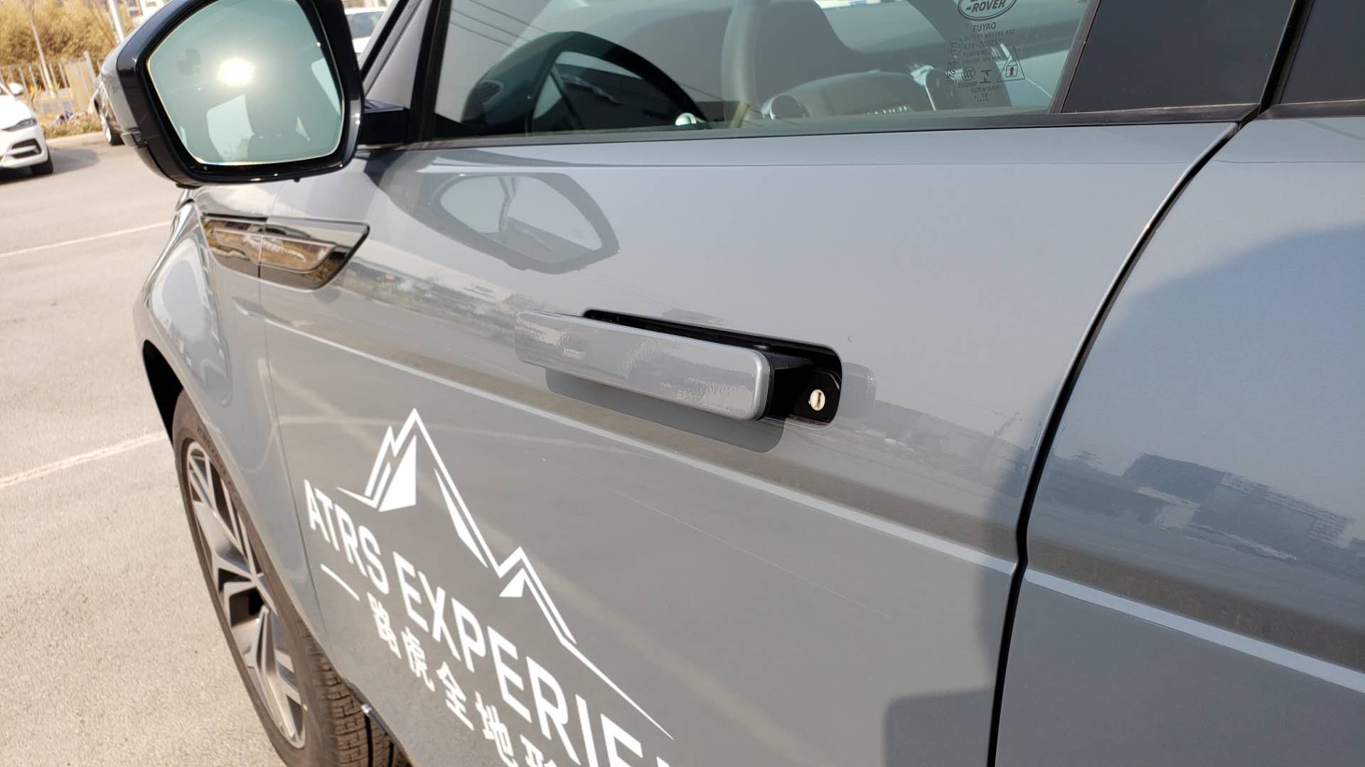 新款极光油耗和优缺点,35万左右路虎揽胜极光值得买么