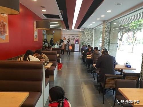 快餐店房租每个月2万，现在每天营业额5000元左右，能保本吗？