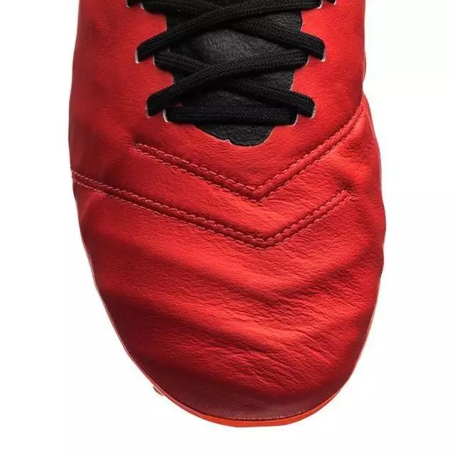 如何挑选足球鞋,儿童如何挑选足球鞋