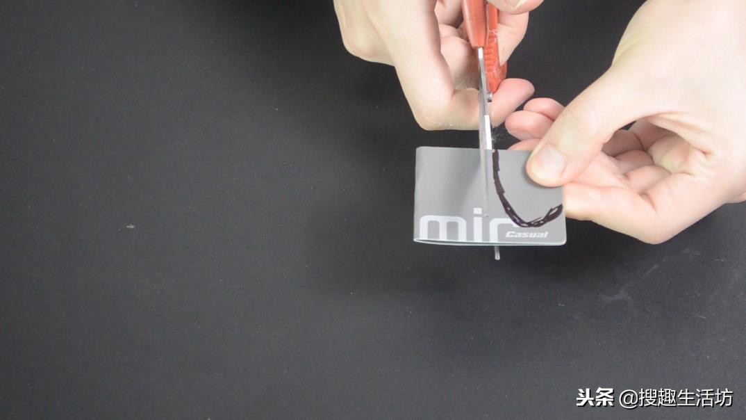 衣服上的吊牌别扔,衣服吊牌不要扔有什么小妙招