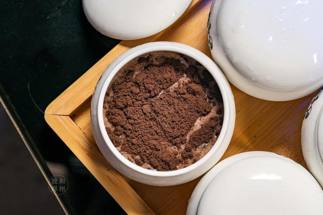 鎴愰兘灏忎紬缃戠孩閰掗,鎴愰兘缃戠孩閰掗閮戝窞