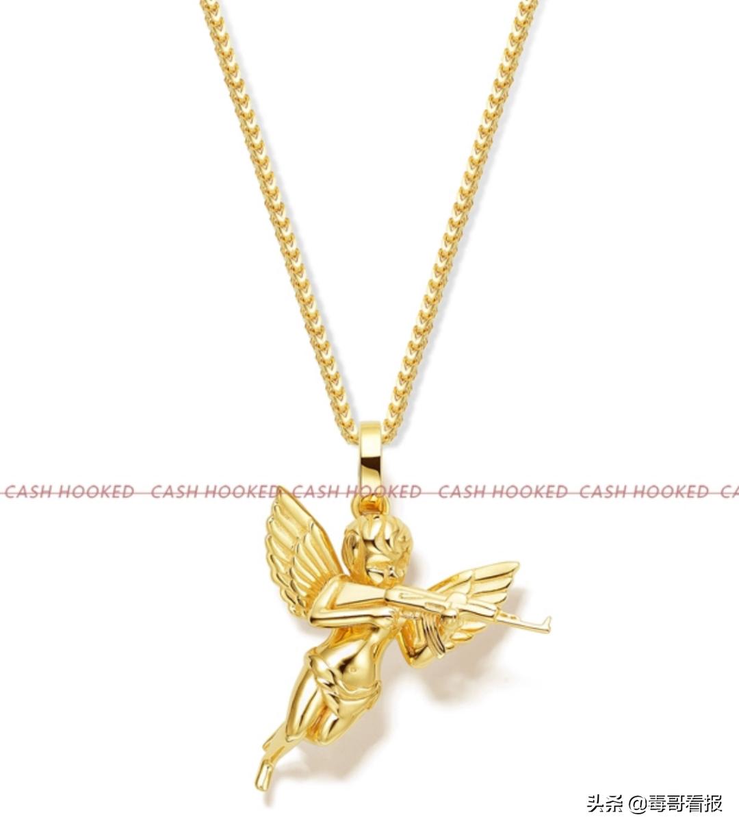 简约的首饰往往是穿搭的必杀技,首饰穿搭