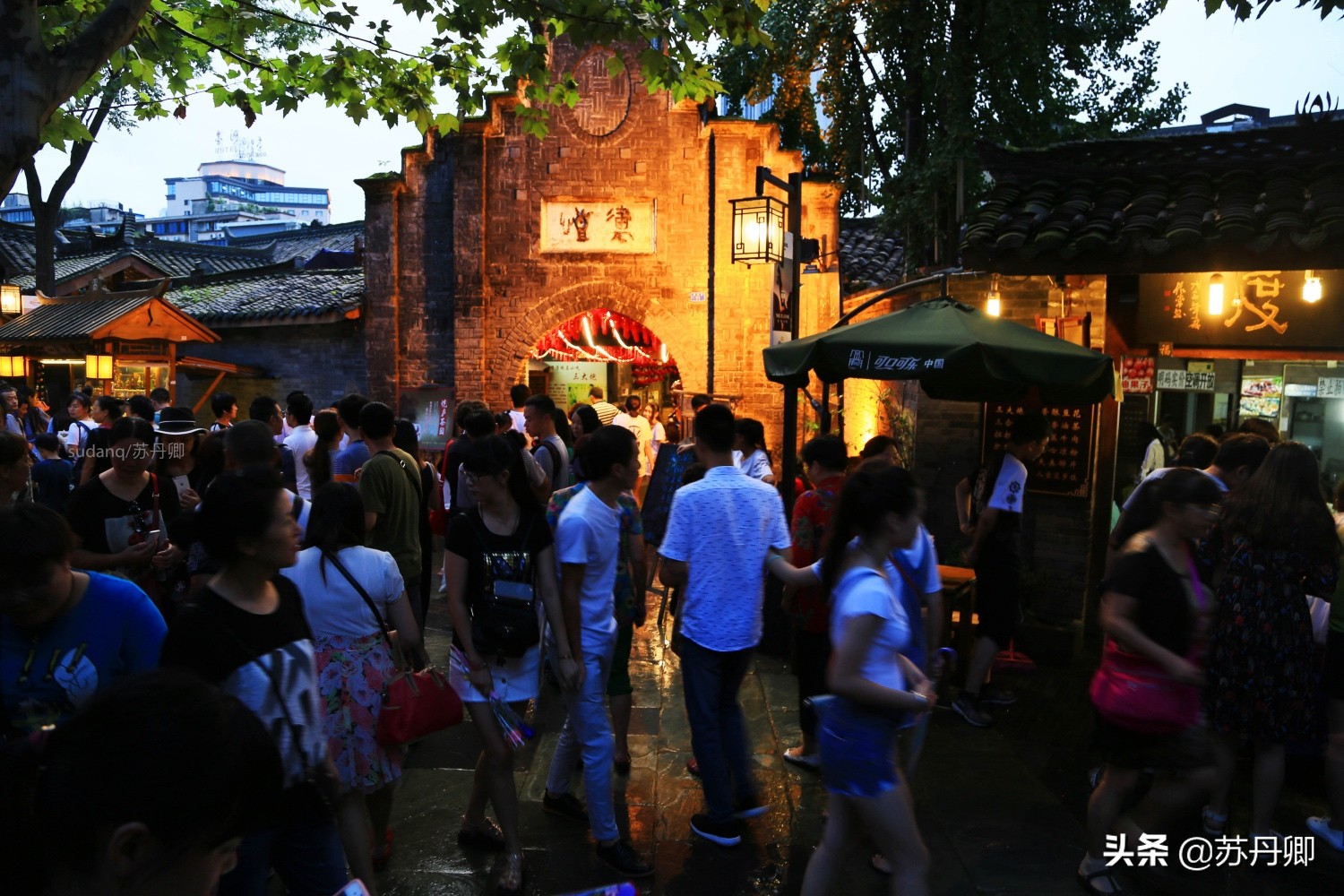 宽窄巷子只是中国2A景点,却火遍整个成都,游客去了都知道