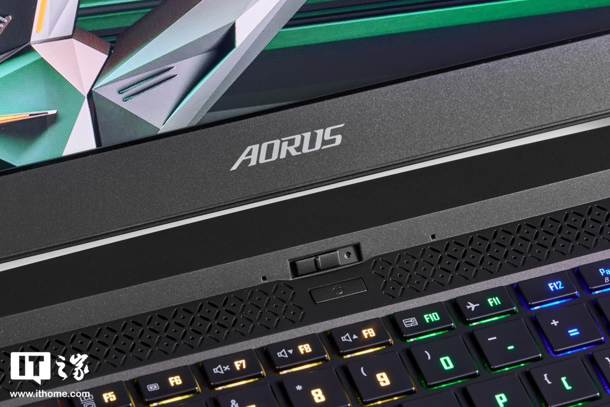 技嘉aorus15-w9笔记本评测,aorus15pxd和r9000k
