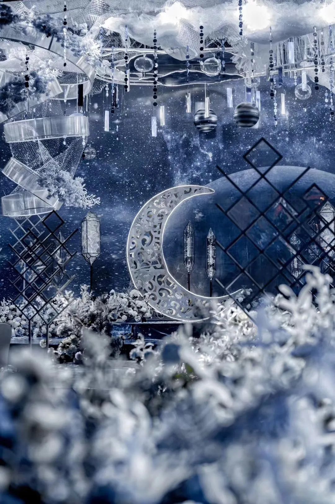 这场静谧梦幻的蓝色星空婚礼,一场神秘浪漫的星空婚礼