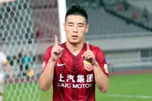 本泽马和谁交换了球衣,莫德里奇和本泽马欧国联交换球衣