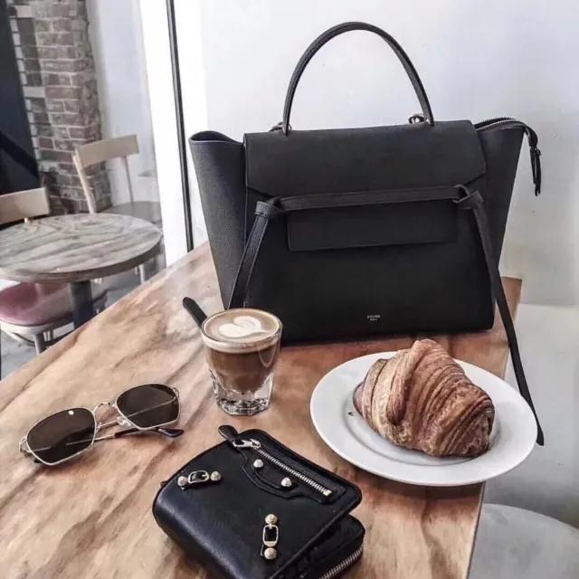 拥有lisa同款铁刘海,拥有香奈儿包包