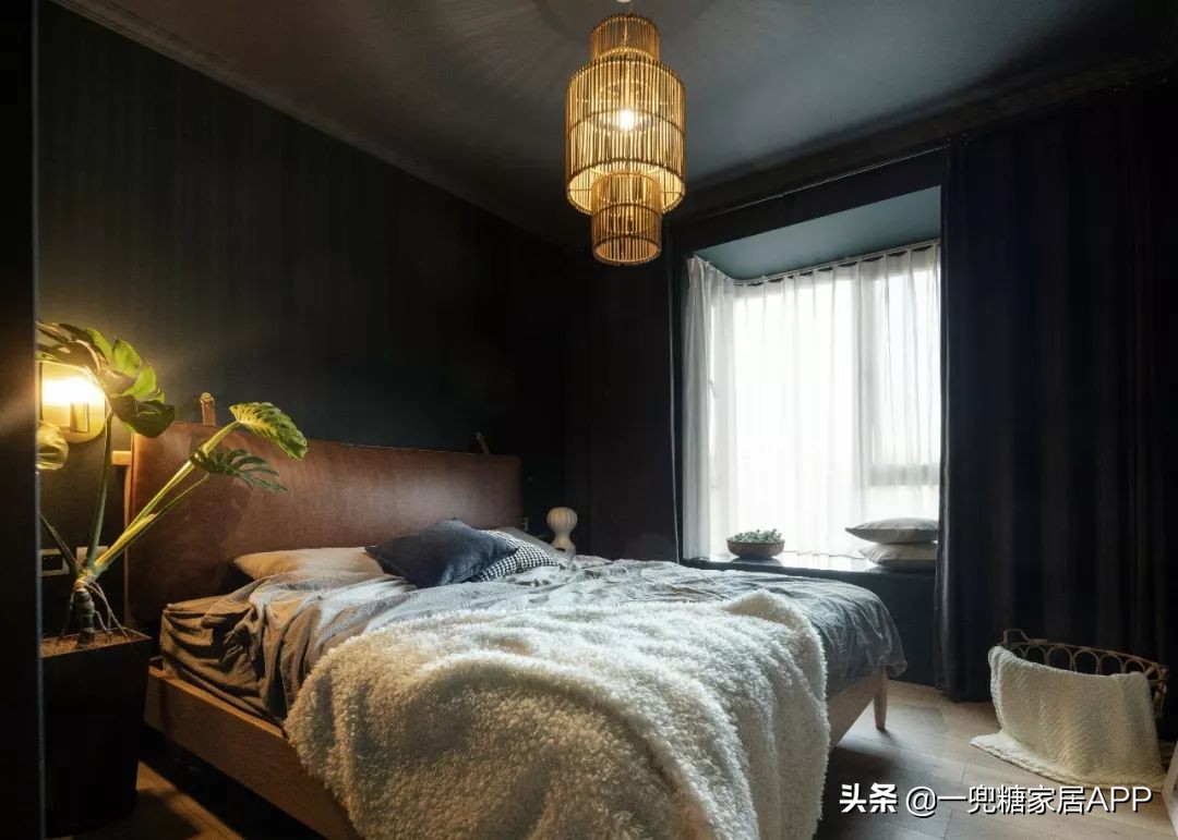 黑色直纹橱柜装修效果图,入门玄关橱柜效果图