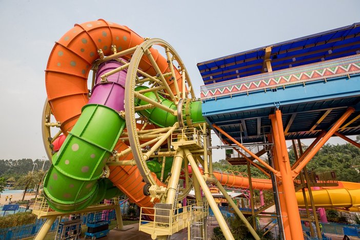 广州长隆水上乐园巨洪峡第一视角,广州长隆适合小朋友玩的水上乐园