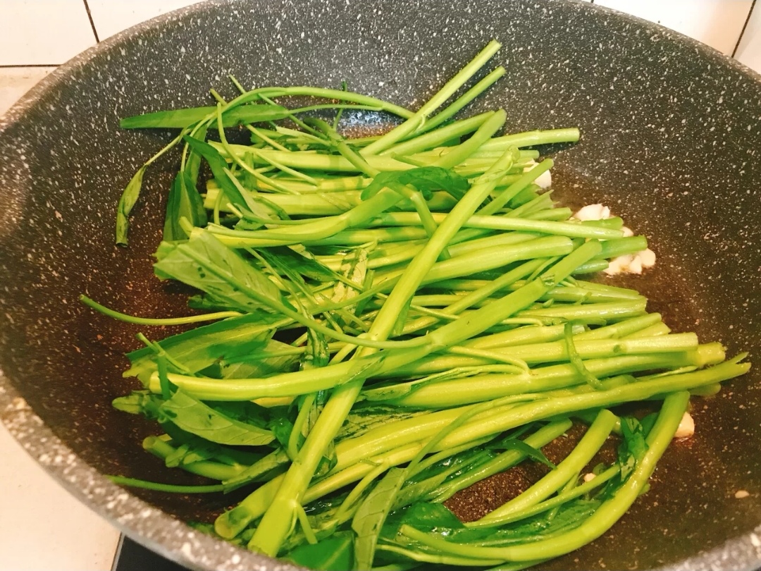 腐乳空心菜的家常做法视频,空心菜用腐乳怎么做好吃视频教学