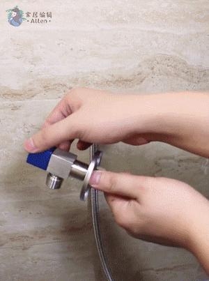 马桶放洁厕剂厨房自来水变成蓝色,马桶放蓝色洁厕宝后漏水