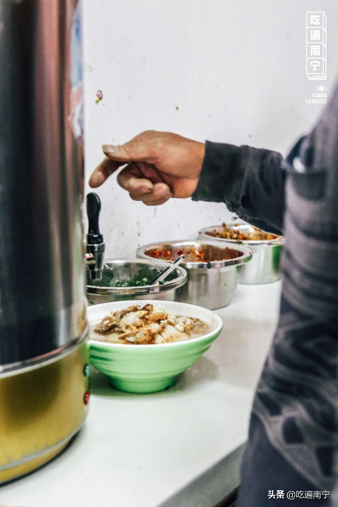 桂林本地人爱吃的桂林米粉,一碗桂林米粉吃出了我儿时味道