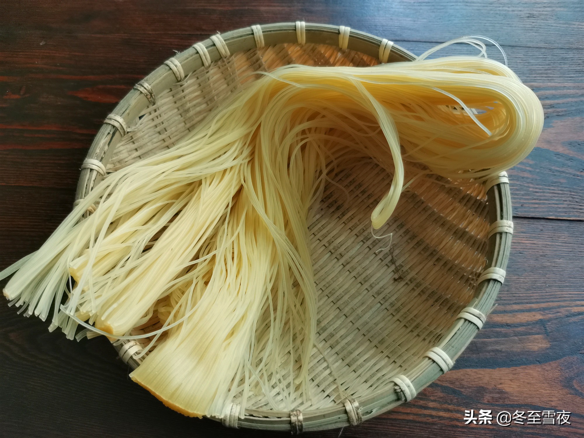 东北酸甜冷面的做法及配料过程,东北冷面的做法家庭自制