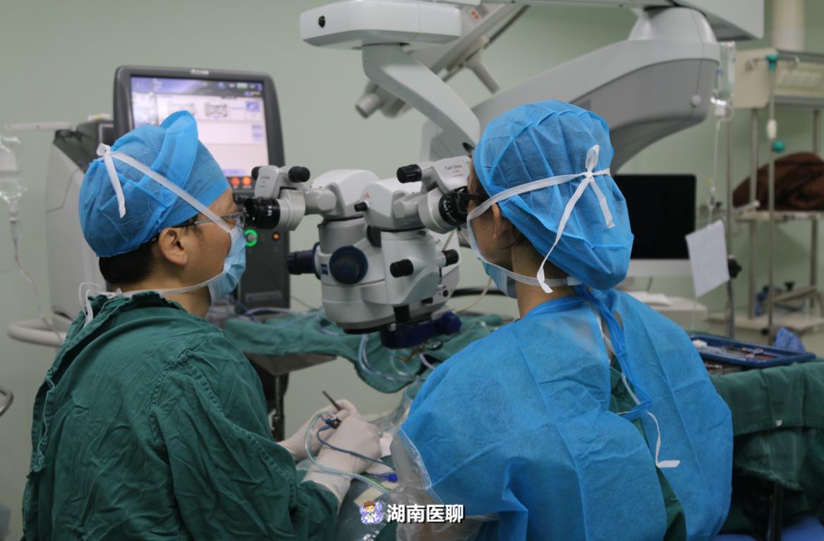 小学生踢足球死亡,学生踢足球受伤