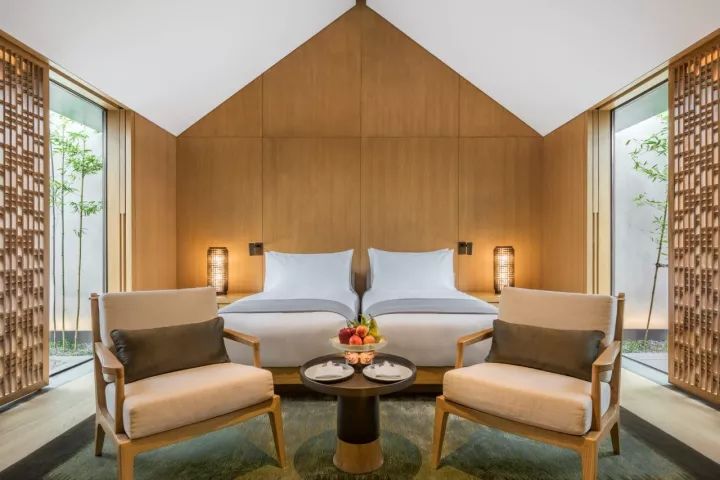 一晚80000，历时10年，耗资33亿的上海安缦，...