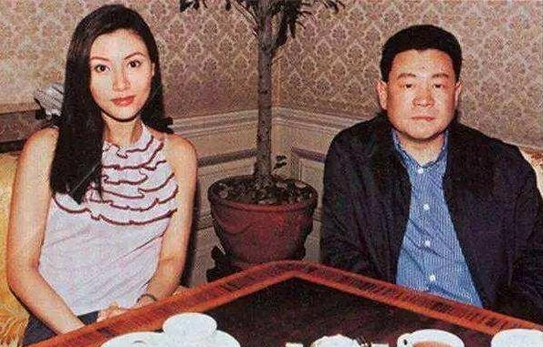 甘比回应刘銮雄帮李嘉欣联系医生,甘比牵手刘銮雄现状