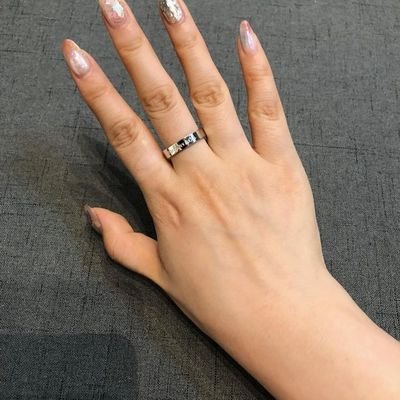 求婚选求婚戒指还是对戒,求婚要买求婚戒指吗