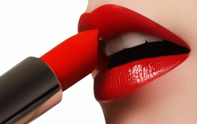 为什么口红涂得不好看很容易掉,为什么你涂的口红总是不好看