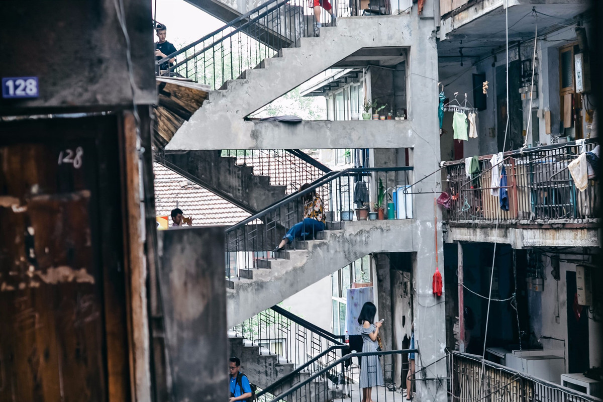 成都拍照鸳鸯楼,成都一栋老房子成网红景点