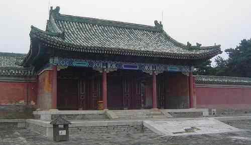 晚清最美女人被扔枯井淹死，死后墓被盗，拍成电影传说吓死大学生