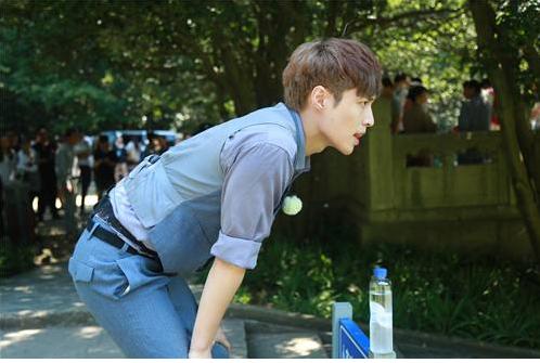 张艺兴为什么单身,张艺兴单身后的样子