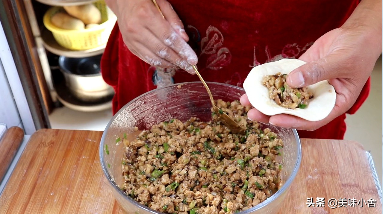 怎么蒸包子不塌陷不回缩,韭菜蒸包子不塌陷不回缩的好方法