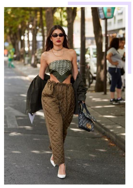 丝巾有哪些时髦又高级的搭配,简单丝巾穿出高级感