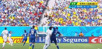 真实“吃鸡”?法国一球员裆部被咬,“肇事球员”竟遭5年禁赛