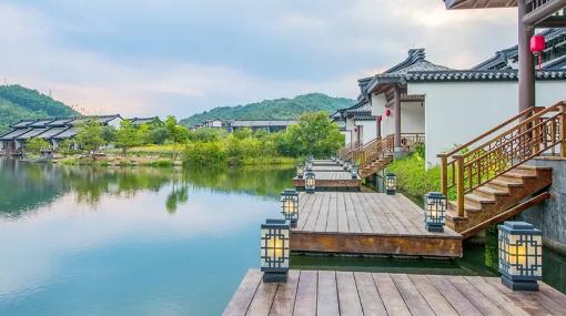 惠州宝藏级的度假村，水墨宋朝园林，乘船入住，瀑布，稻田，泳池