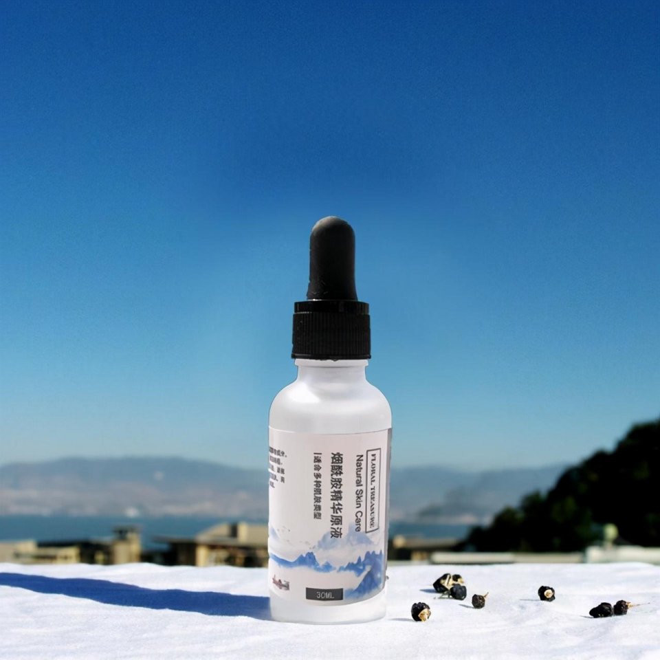 热门补水的精华液推荐:有效改善肌肤暗沉和美白肤色,深受好评