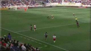 枪王加盟巴萨如愿获得欧冠，生涯唯一污点用手将法国队拍进世界杯