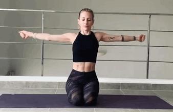 瑜伽能把拜拜肉练掉吗,怎么消除拜拜肉瑜伽视频