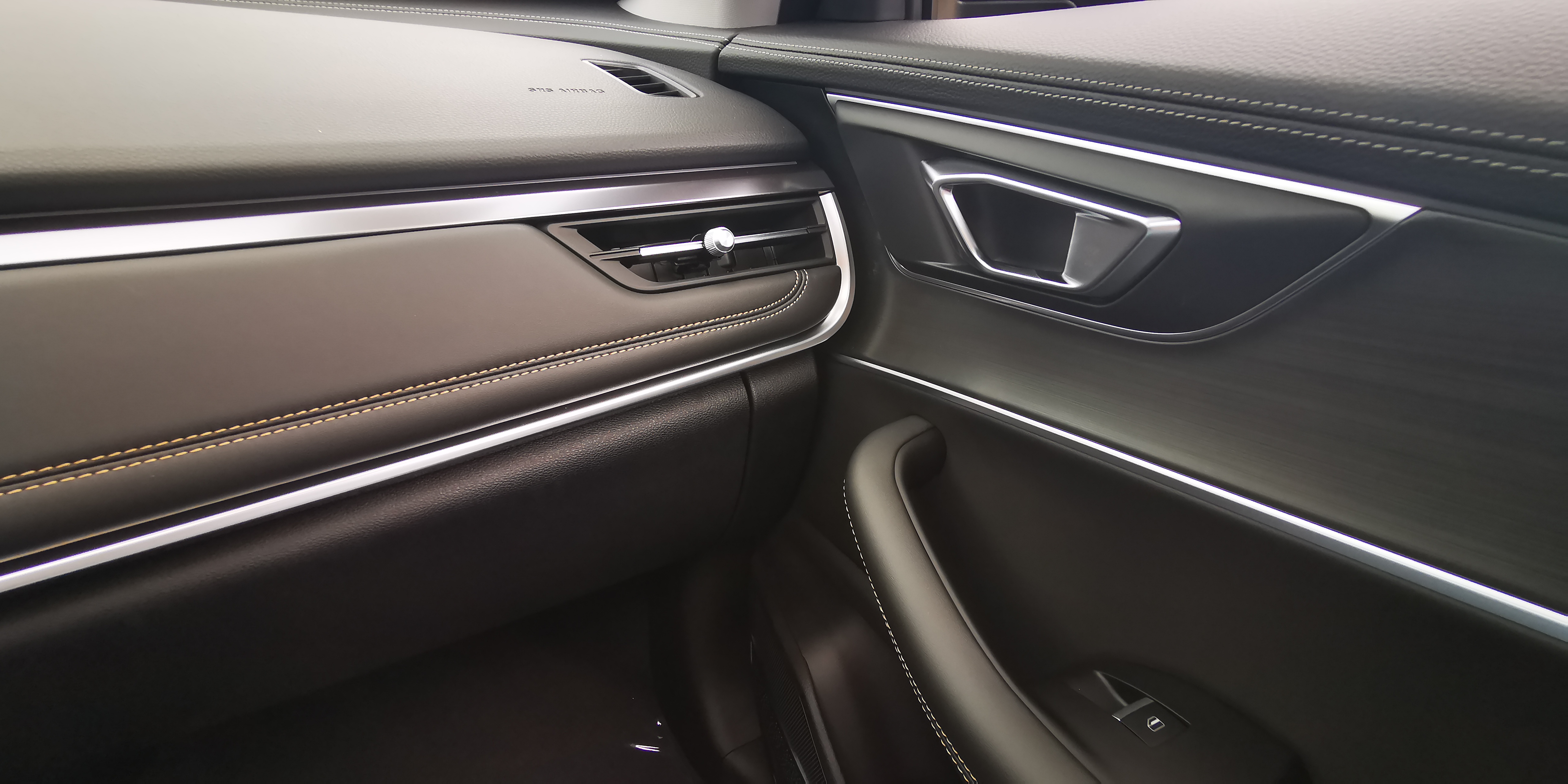 虎8和豪越怎么选,吉利豪越和瑞虎8哪个值得入手