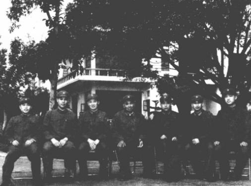 *世友许**指定要他当秘书，3年内为他2次破例，离开时：遇事来找我